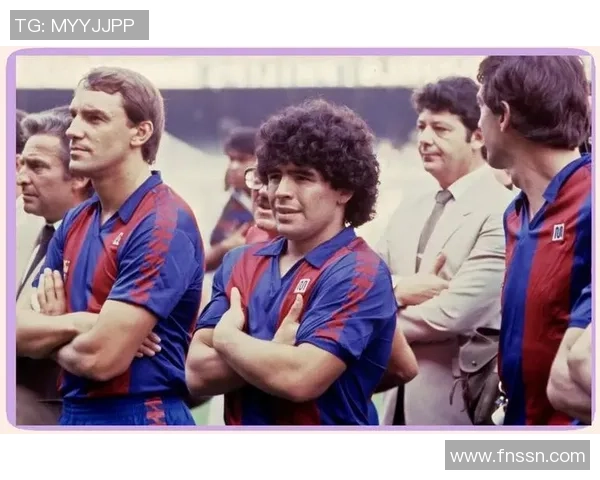 回顾历史老足球明星都有哪些值得铭记的传奇人物和他们的辉煌成就